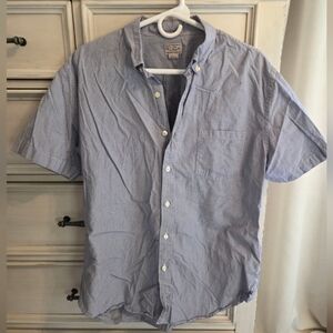 J. Crew Men's Light Blue Short-Sleeve Button-Down Shirt with Pocket